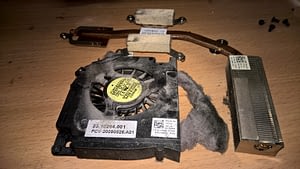 Putekļiem pārklāts datora ventilators